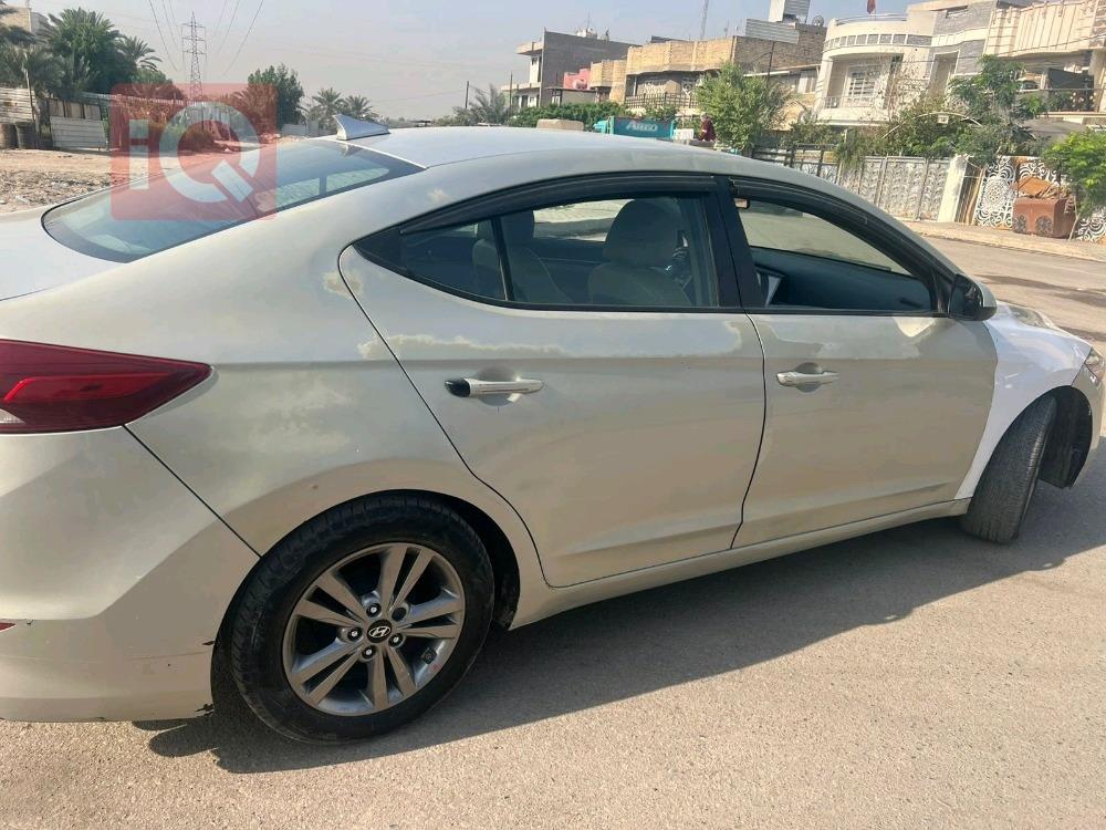هيونداي النترا